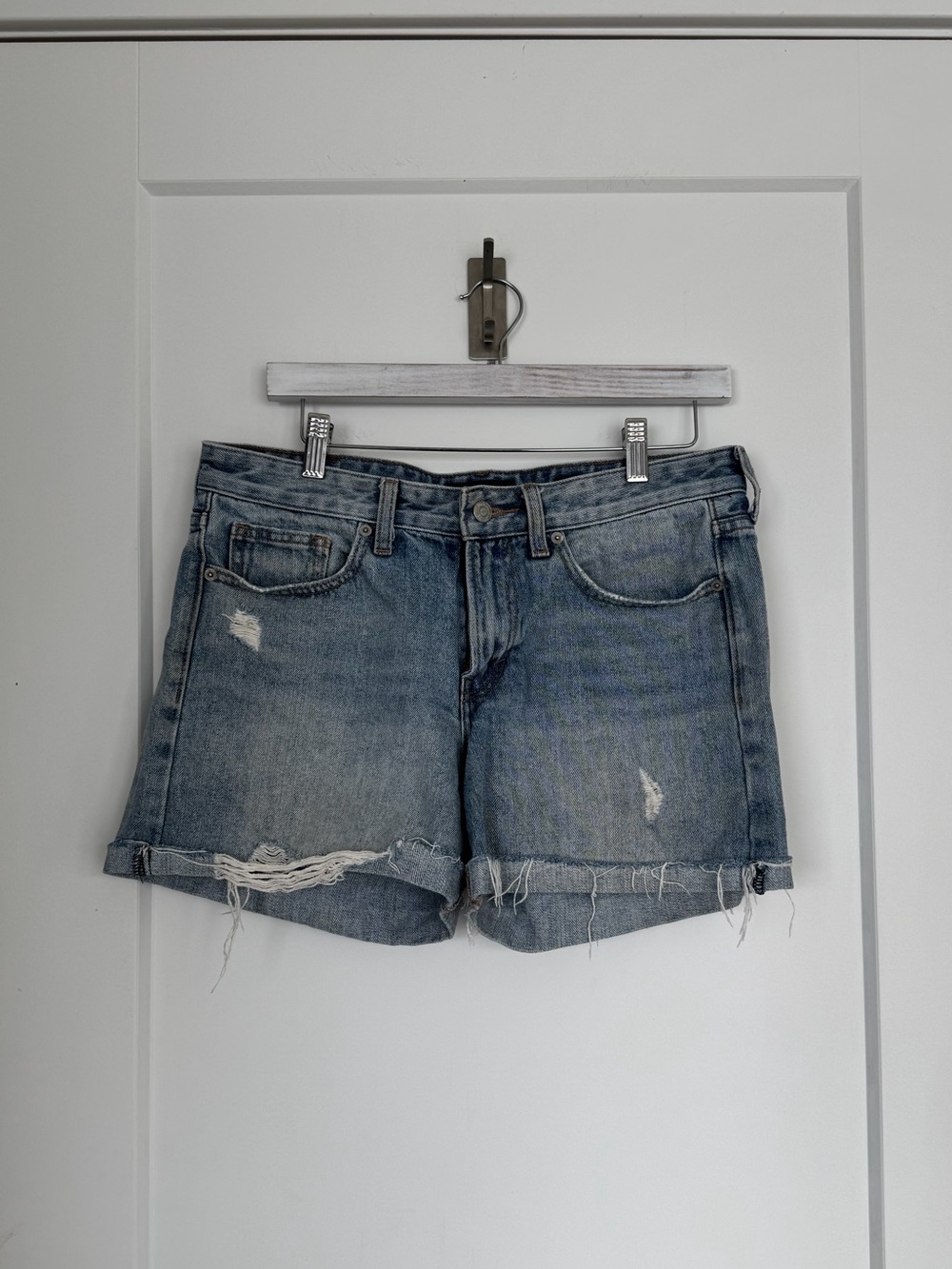 Lucky Brand Boyfriend Short Distressed Cut-Off Denim Shorts - Size 6/28